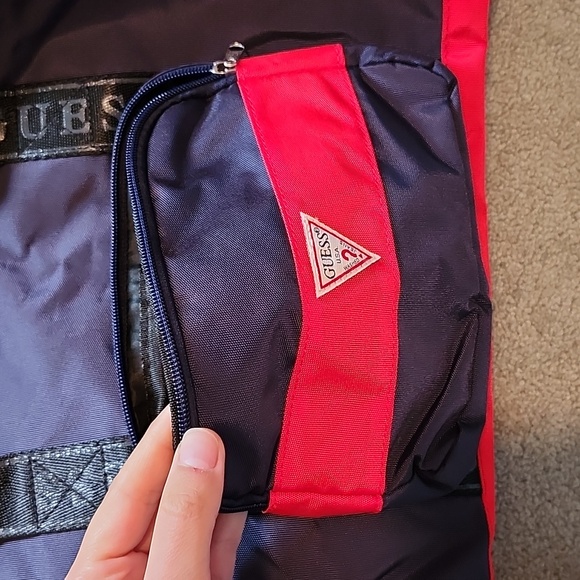 Guess Barrel Bag / Duffel - Picture 3 of 5